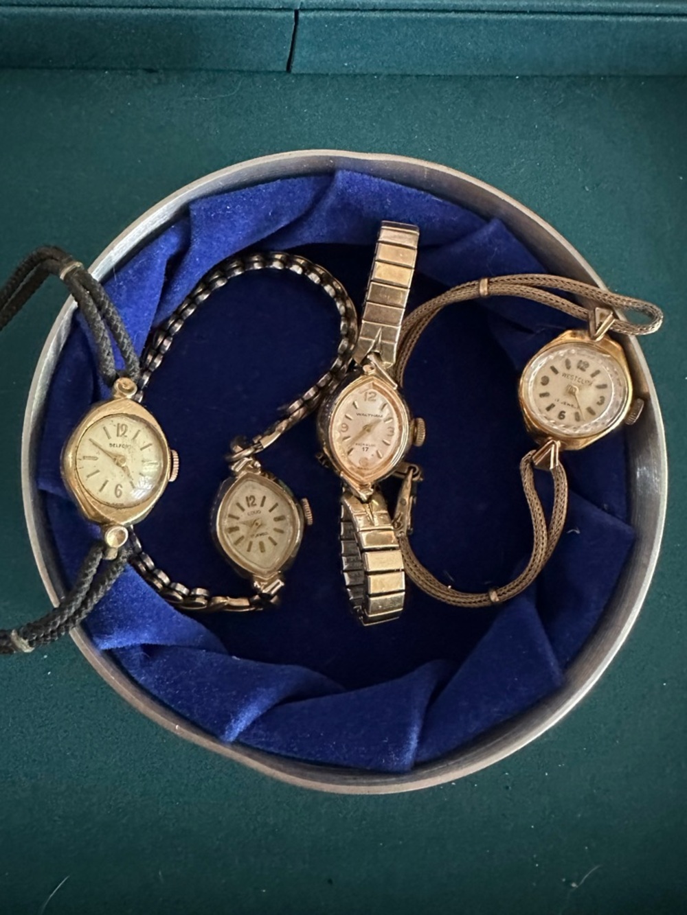 1930-1960s Set of 4 Vintage Gold-Tone Women's Bracelet Watches